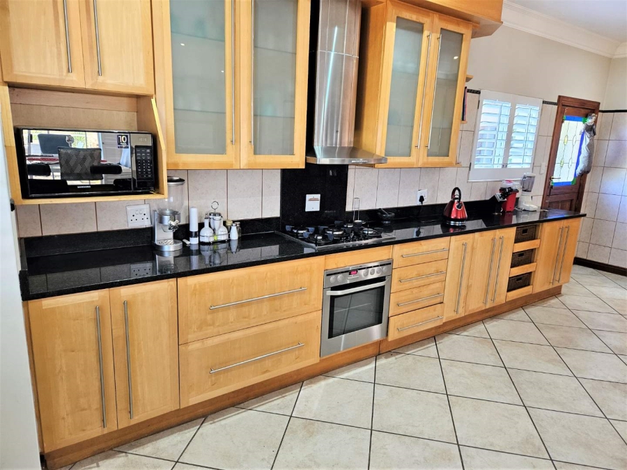 4 Bedroom Property for Sale in Caribbean Beach Club North West